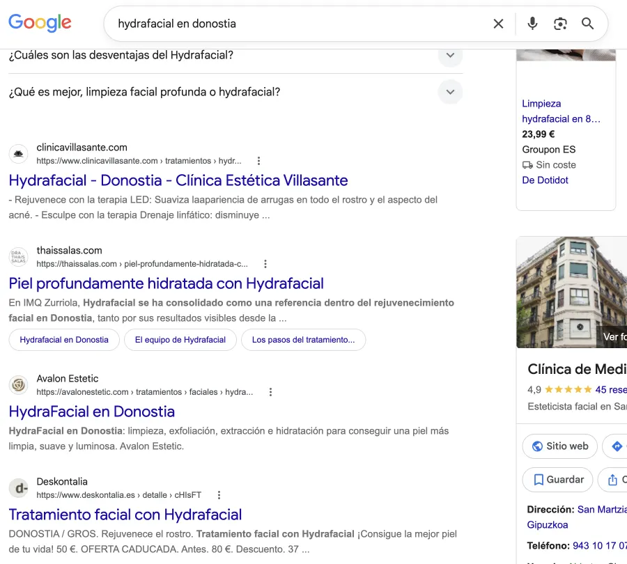 La página de HydraFacial de Avalon Estetic aparece entre los resultados orgánicos visibles.